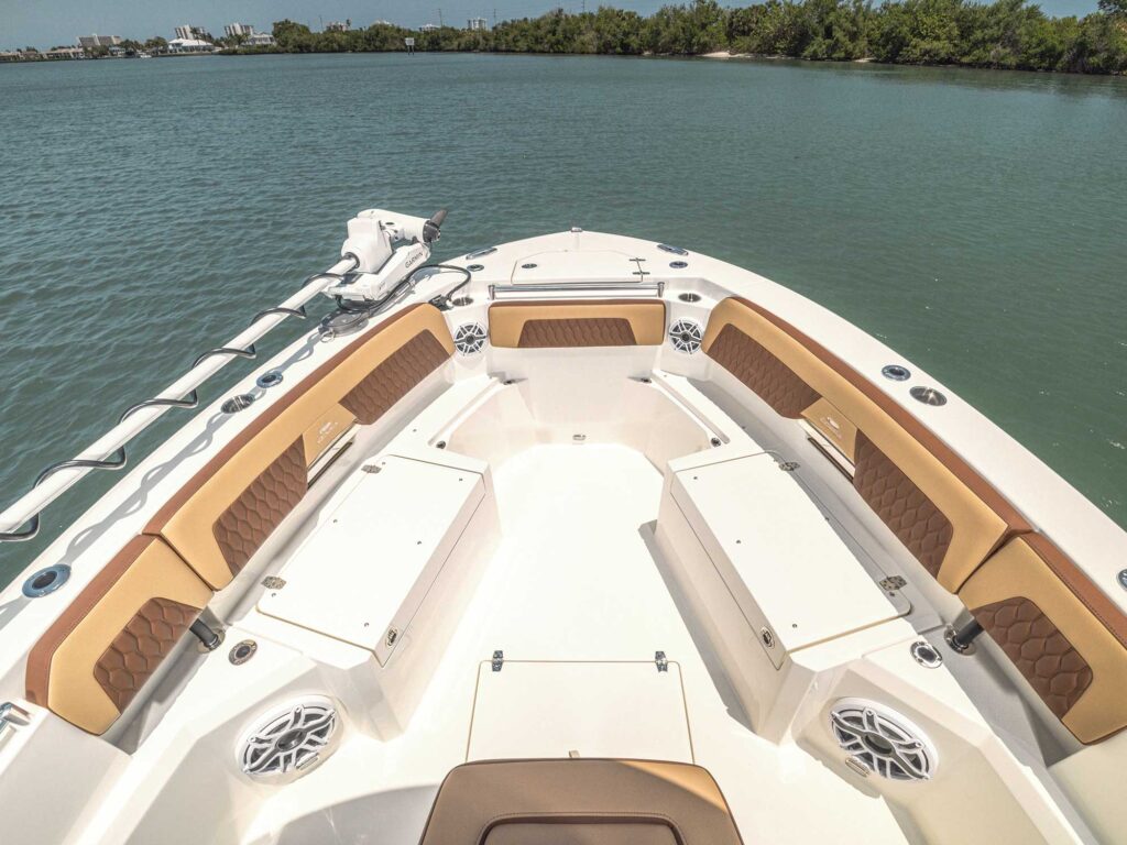 Cobia 265 CC Open bow seating