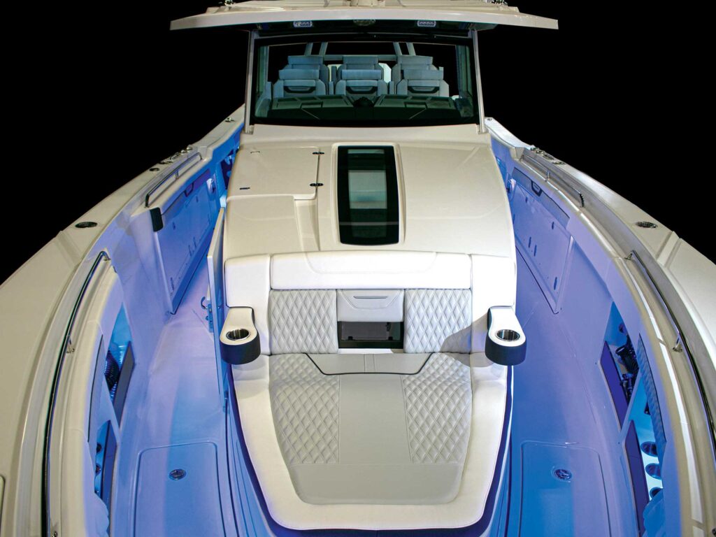 Blackfin 400CC bow seating