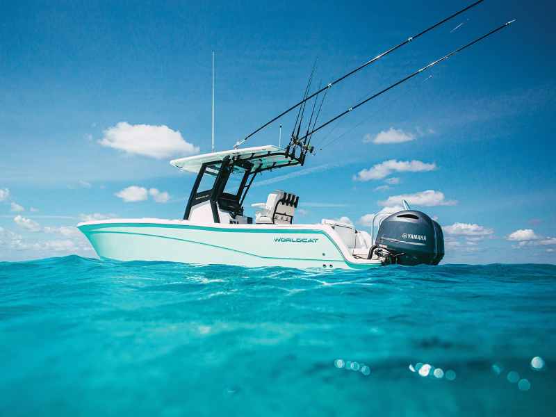 World Cat 260CC-X on the ocean