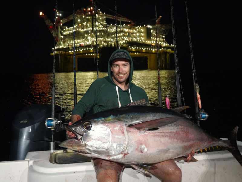SWS723-Oil-Rigs-2 Ryan Morie with large tuna