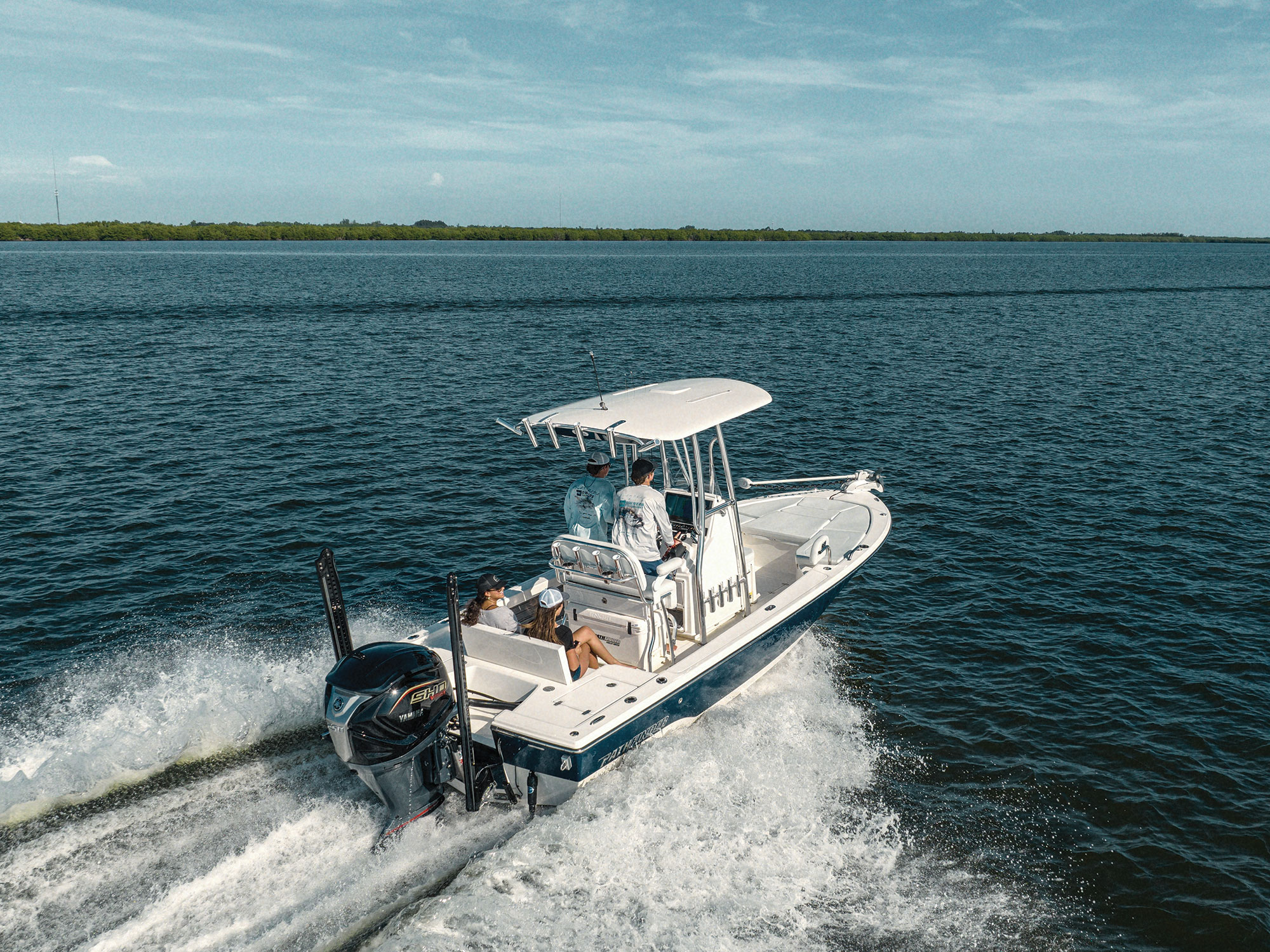 Fish hard and play easy on the Pathfinder 2600 TRS. #pathfinderboats  #anglerdriven #bayboat #family #fishing