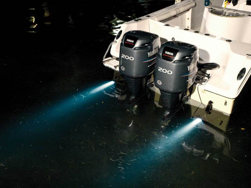 SWS424-ELC-Lights Underwater light turned on for fishing