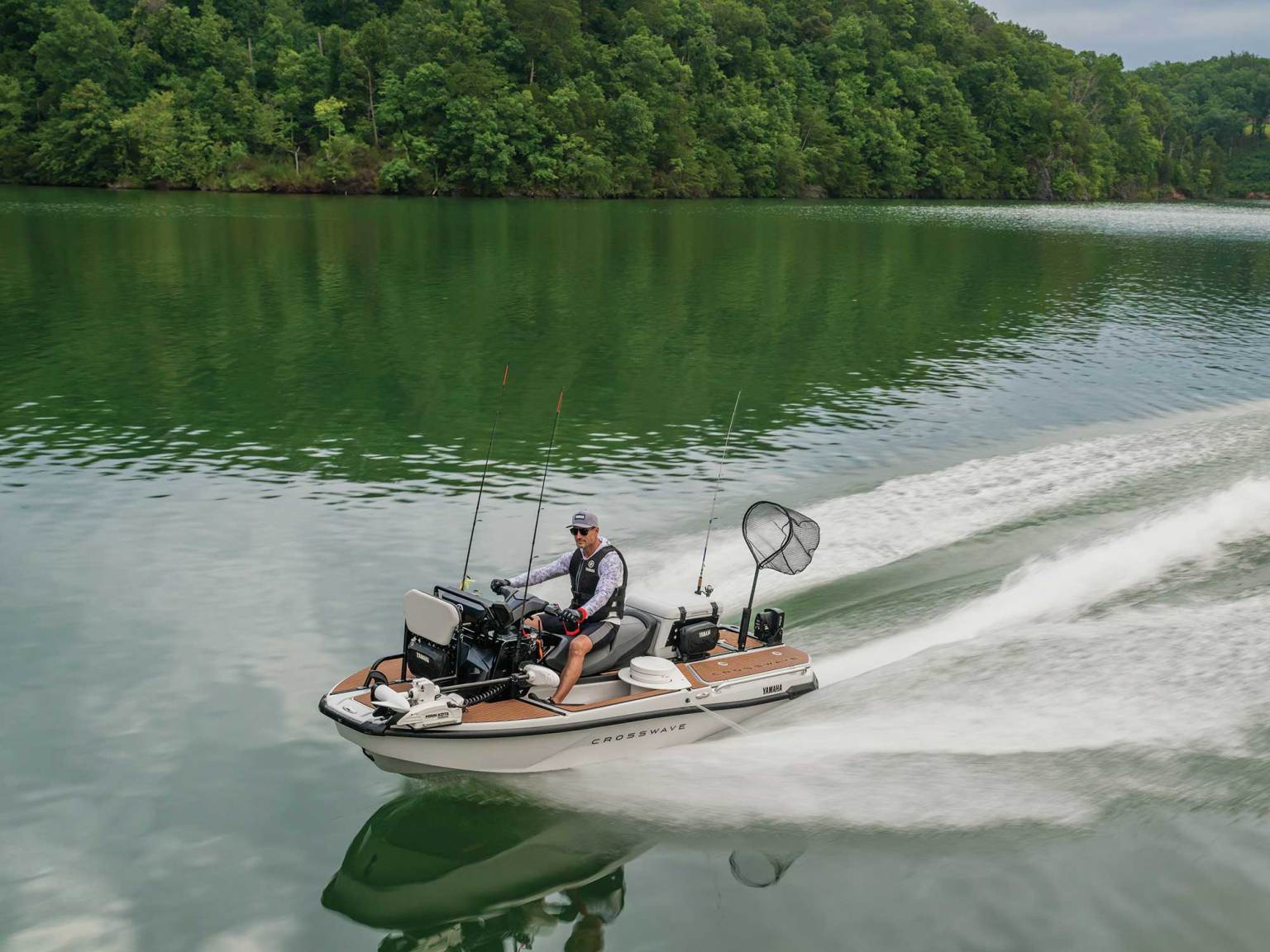 FBBG26-Yamaha-crosswave-1 Yamaha CrossWave on the lake