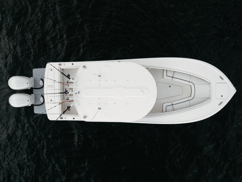 Regulator 28 transom