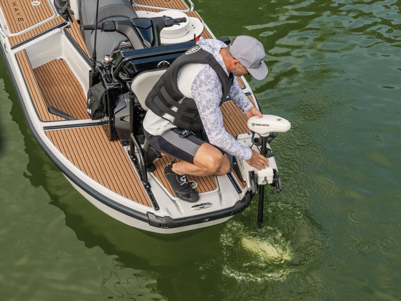 Yamaha CrossWave with electric trolling motor